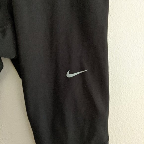 NWOT Nike Dri Fit Tech Capri Black Running Pant Women Size Extra Small - Picture 3 of 6